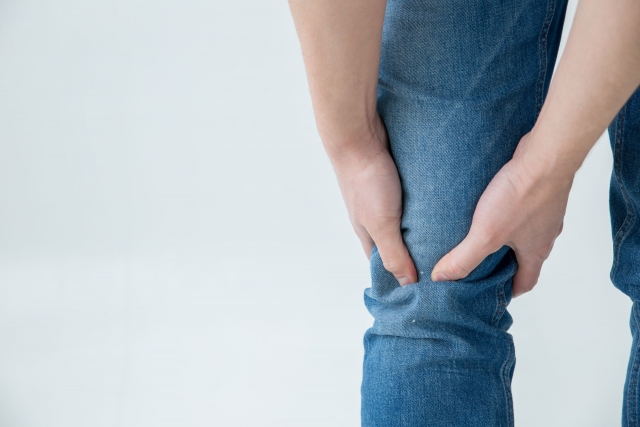 膝の痛みに悩む方のイメージ 柏の葉整形外科リハビリテーションクリニック