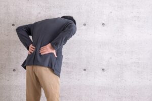 腰痛に悩む方のイメージ 柏の葉整形外科リハビリテーションクリニック