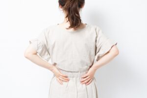 腰痛に悩む方のイメージ 柏の葉整形外科リハビリテーションクリニック